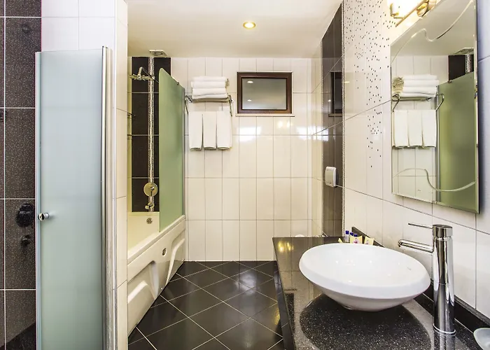 Kleopatra Ada Hotell