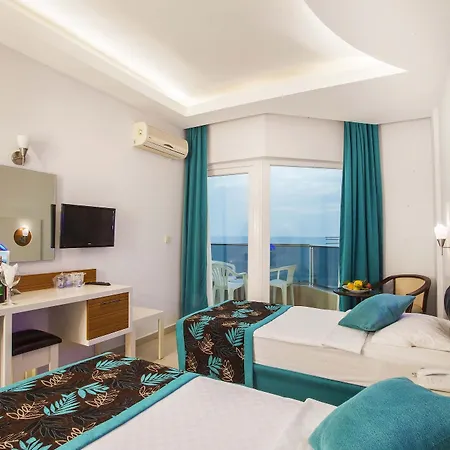 Hotel Kleopatra Ada 4*