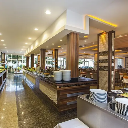 Hotel Kleopatra Ada 4*