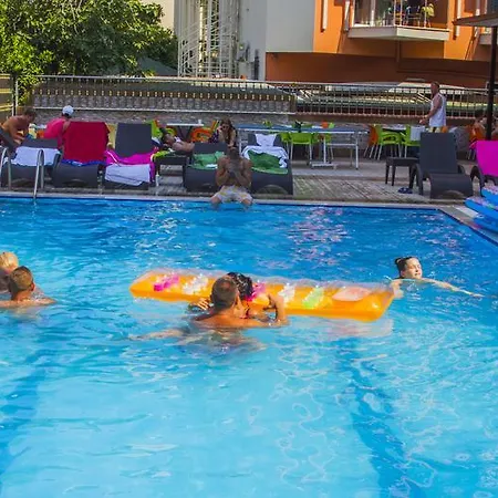 Hotel Kleopatra Ada 4*