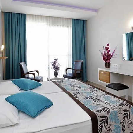 Hotel Kleopatra Ada 4*